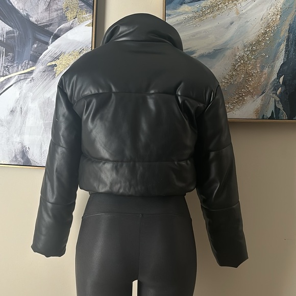 Aqua Women’s Faux Leather Short Puffer Coat size XS - Picture 7 of 8